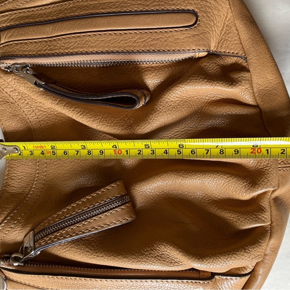 B Makowsky Carmel pebbled leather med double strapped hobo/handbag EUC - Picture 7 of 9